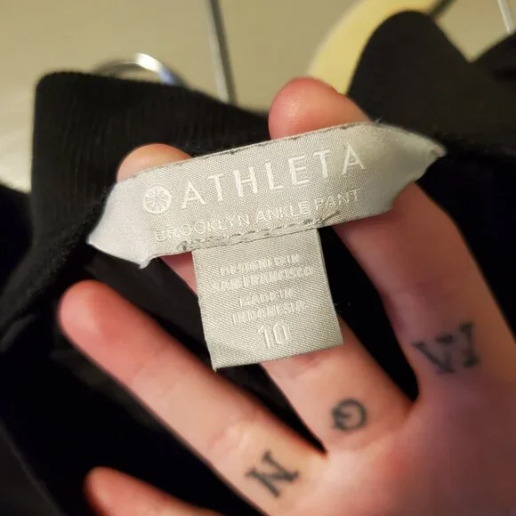 Athleta Brooklyn Ankle Pant Women's Size 10 Lightweight City Athleisure 198671 - Picture 7 of 12